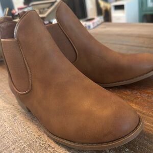 Top Moda Women's Brown Faux Leather Western Chelsea Ankle Boots, Size 10 M New